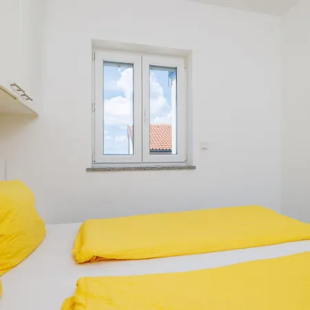 Tatjana Mit Zwei Schlafzimmer * Crikvenica