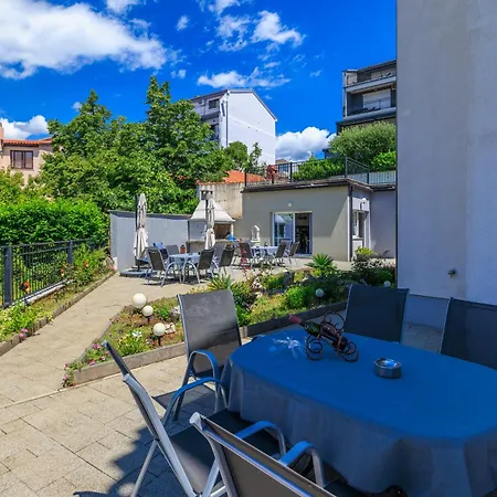 Appartamento Tatjana Mit Zwei Schlafzimmer