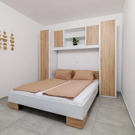 Tatjana Mit Zwei Schlafzimmer Crikvenica