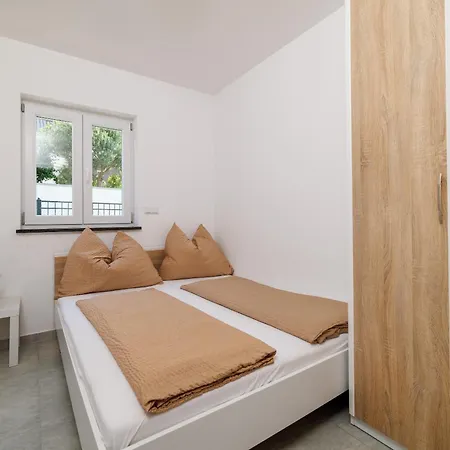 Apartman Tatjana Mit Zwei Schlafzimmer Crikvenica