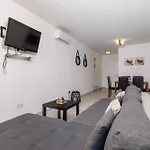 Tatjana Mit Zwei Schlafzimmer Crikvenica