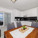 Tatjana Mit Zwei Schlafzimmer Apartmán *