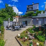Apartman Tatjana Mit Zwei Schlafzimmer Crikvenica