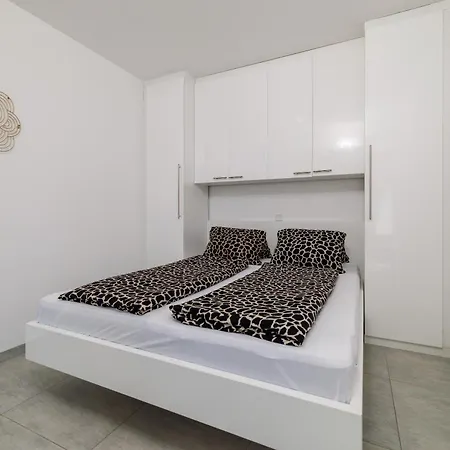 Apartment Tatjana Mit Zwei Schlafzimmer *