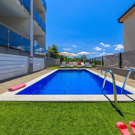 Apartment Tatjana Mit Zwei Schlafzimmer Crikvenica