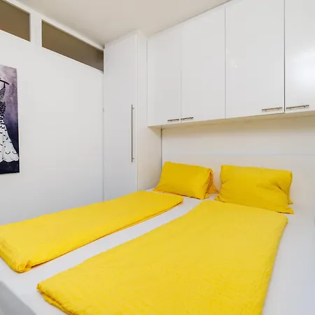 Tatjana Mit Zwei Schlafzimmer Apartment
