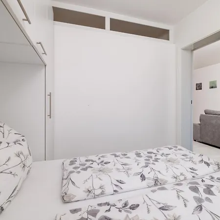 Tatjana Mit Zwei Schlafzimmer Apartment