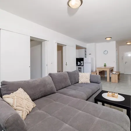 Apartment Tatjana Mit Zwei Schlafzimmer Crikvenica