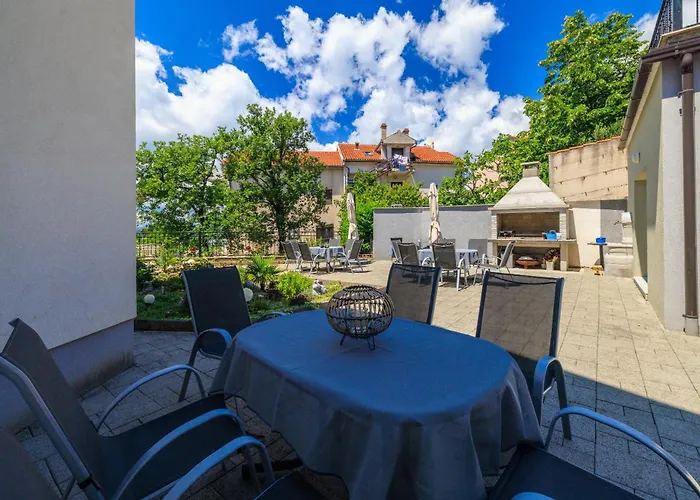 Tatjana Mit Zwei Schlafzimmer Apartman Crikvenica